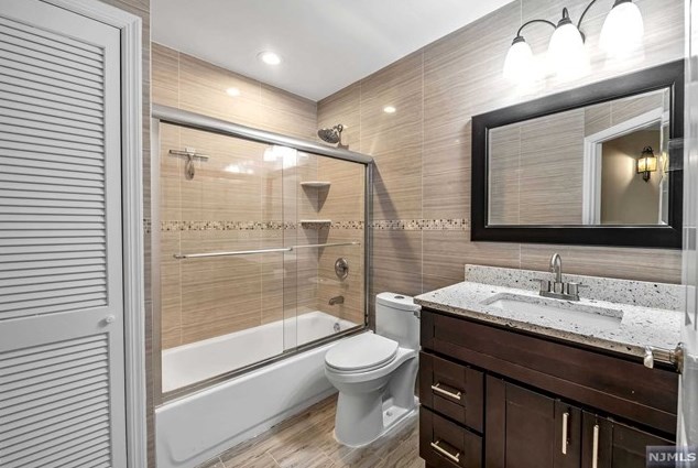 317 Pleasant Ave, Ridgewood NJ  07450-2836 exterior