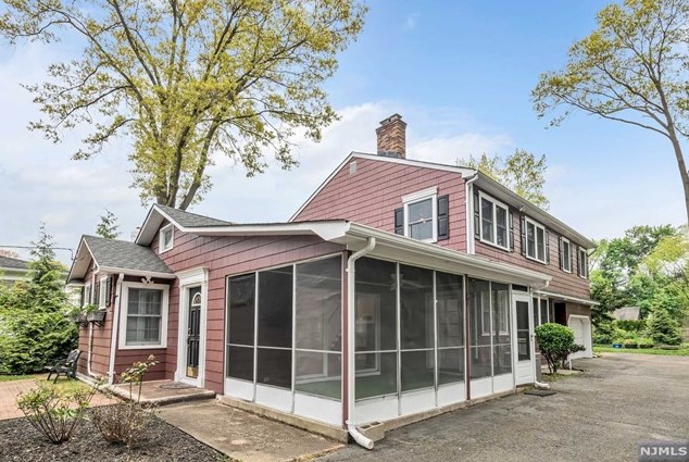 317 Pleasant Ave, Ridgewood NJ  07450-2836 exterior