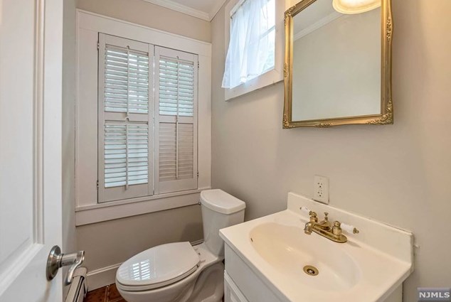 317 Pleasant Ave, Ridgewood NJ  07450-2836 exterior