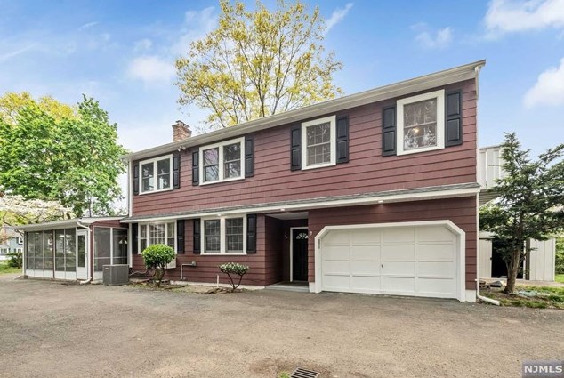 317 Pleasant Ave, Ridgewood NJ  07450-2836 exterior