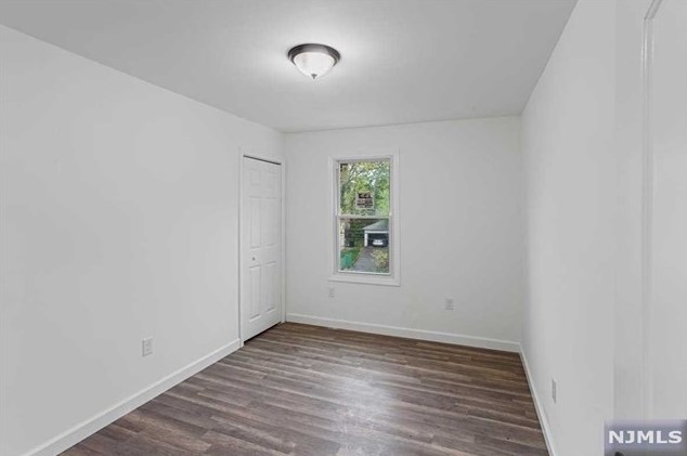 210 Custer Ave, Newark NJ 07112-2139 exterior