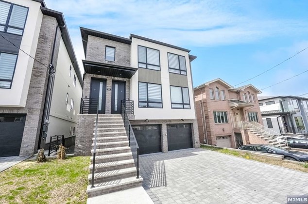 58 W Ruby Ave #2fl, Palisades Park, NJ 07650