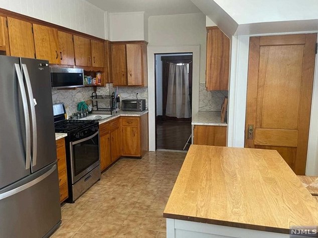 420 Devon St, Kearny NJ  07032-2613 exterior