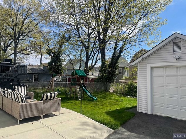 420 Devon St, Kearny NJ  07032-2613 exterior