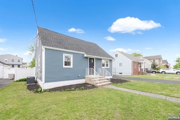 123 Graham Ter, Saddle Brook, NJ 07663-4525