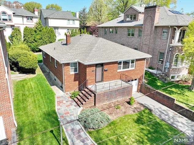1309 Elmore Pl, West Fort Lee, NJ 07024