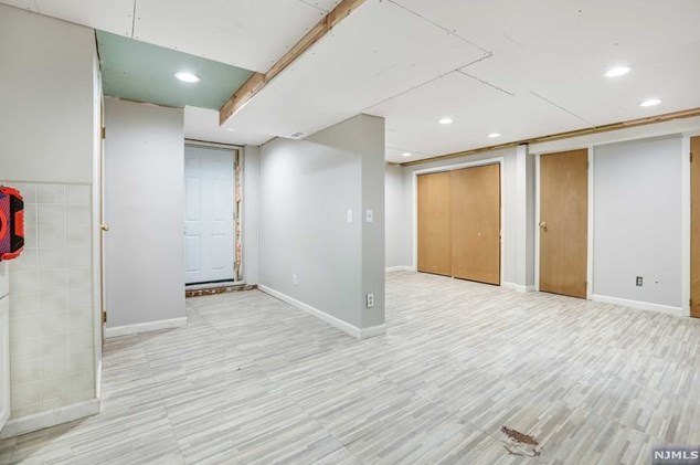 277 Lincoln Blvd, Emerson NJ 07630-1038 exterior