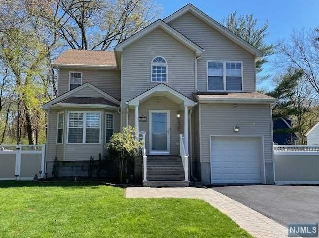 236 Ivy Ln, Teaneck, NJ 07666-6307