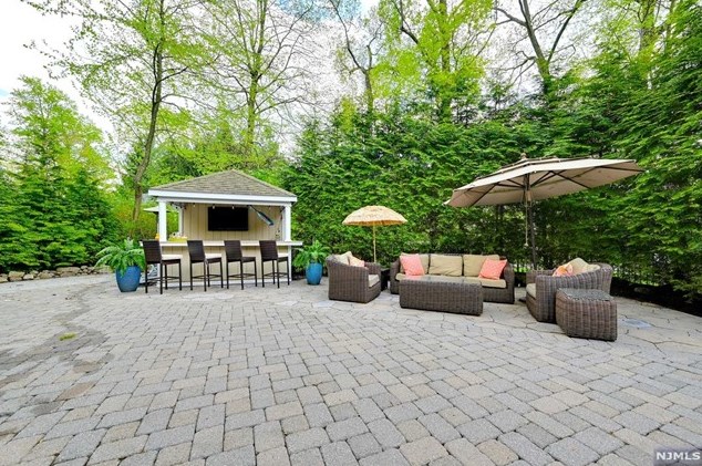 3 Lark Ln, Montvale NJ  07645-1131 exterior