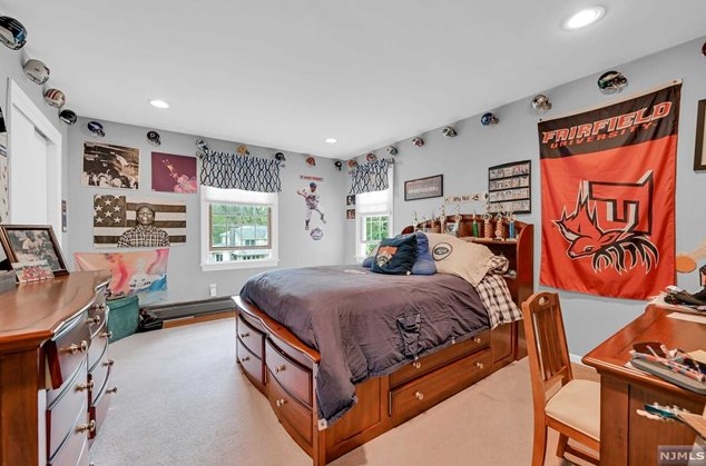 3 Lark Ln, Montvale NJ  07645-1131 exterior