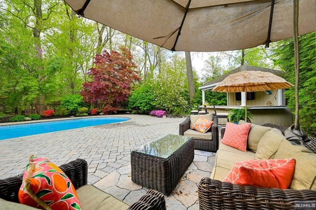 3 Lark Ln, Montvale NJ  07645-1131 exterior