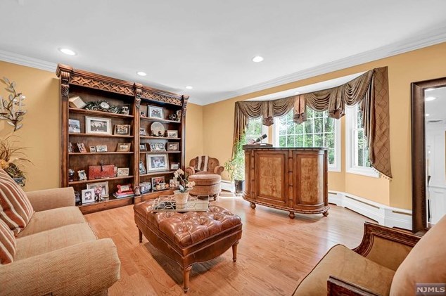 3 Lark Ln, Montvale NJ  07645-1131 exterior