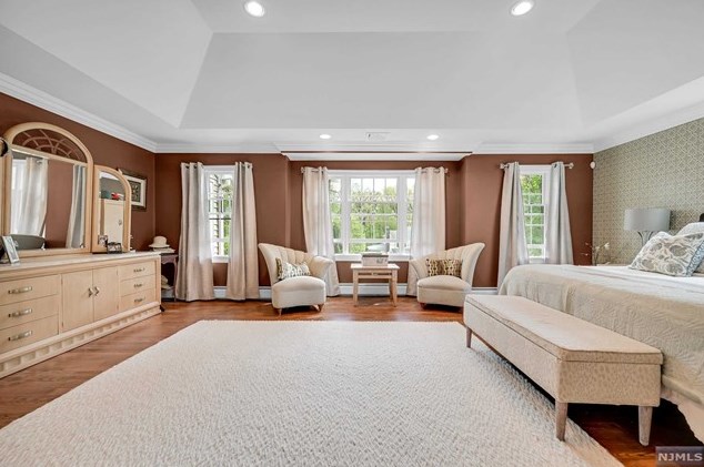 3 Lark Ln, Montvale NJ  07645-1131 exterior