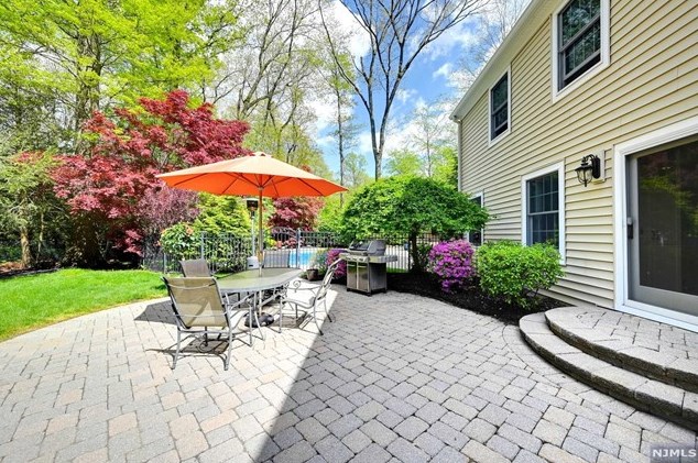 3 Lark Ln, Montvale NJ  07645-1131 exterior
