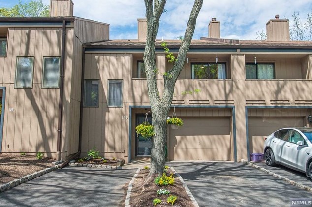 103 Stephanie Dr, West Caldwell, NJ 07006-4586