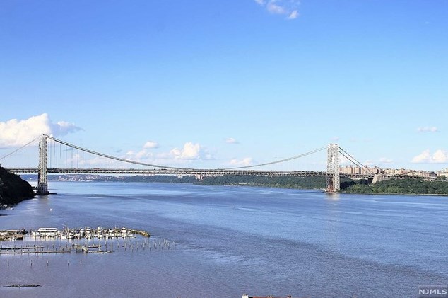 1203 River Rd #17h, Edgewater, NJ 07020
