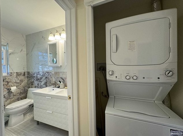 1535 10th St, West Fort Lee NJ  07024-2122 exterior