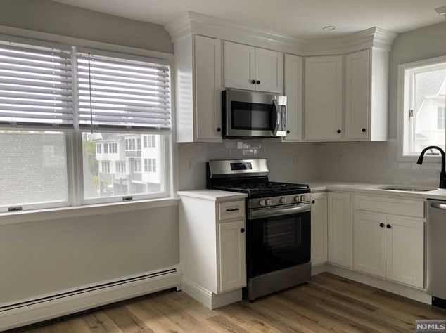 14 Elm St #2nd Floor, Harrington Park, NJ 07640