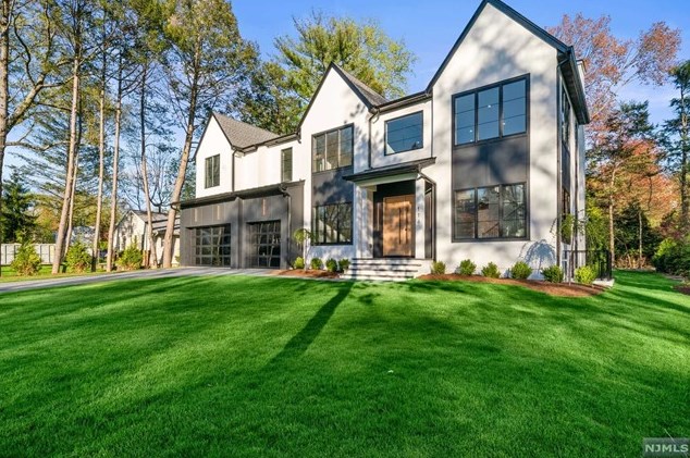 116 Lk Rd, Demarest NJ 07627-2236 exterior