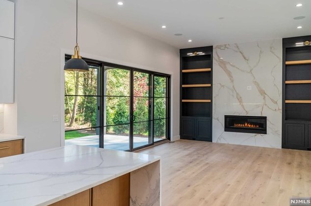 116 Lk Rd, Demarest NJ 07627-2236 exterior