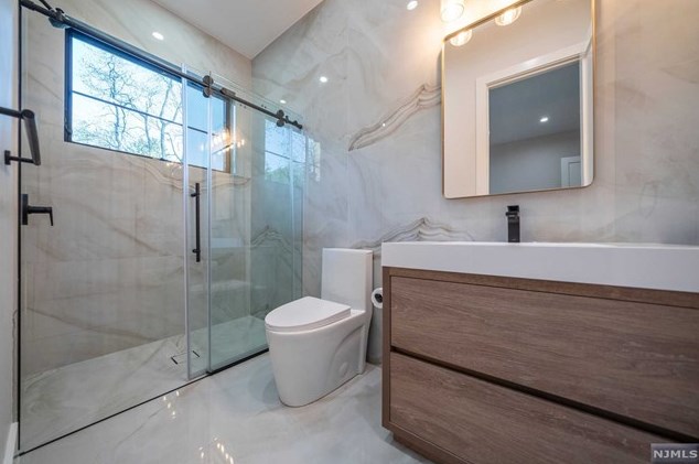 116 Lk Rd, Demarest NJ 07627-2236 exterior