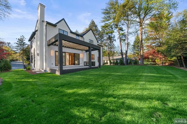 116 Lk Rd, Demarest NJ 07627-2236 exterior