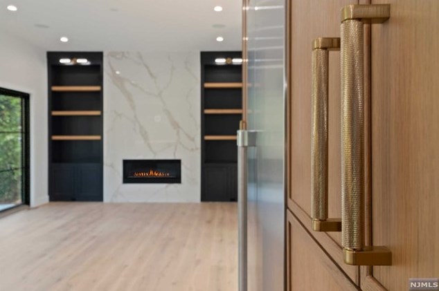 116 Lk Rd, Demarest NJ 07627-2236 exterior