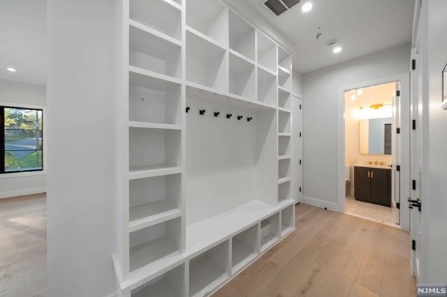 116 Lk Rd, Demarest NJ 07627-2236 exterior