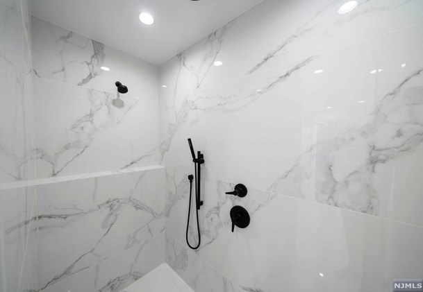 116 Lk Rd, Demarest NJ 07627-2236 exterior