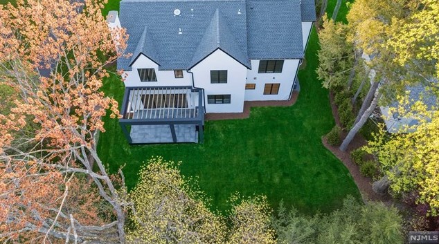 116 Lk Rd, Demarest NJ 07627-2236 exterior