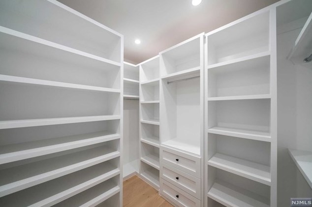 116 Lk Rd, Demarest NJ 07627-2236 exterior