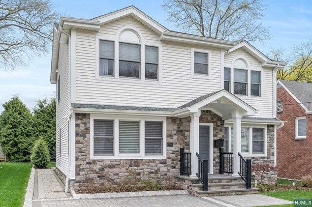 610 Maitland Ave, Teaneck, NJ 07666