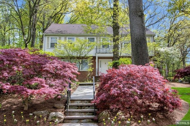 195 Elm Rd, Englewood, NJ 07631-3713