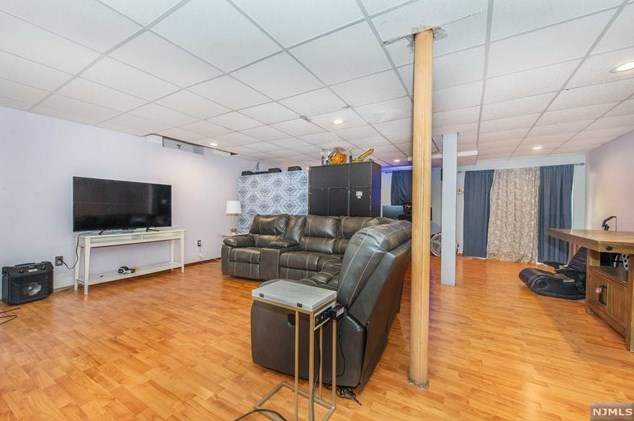 6 Ogden Ter, Kinnelon NJ 07405-1112 exterior