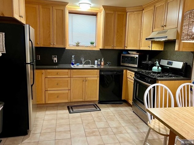 1514 9th St, West Fort Lee NJ  07024-2121 exterior