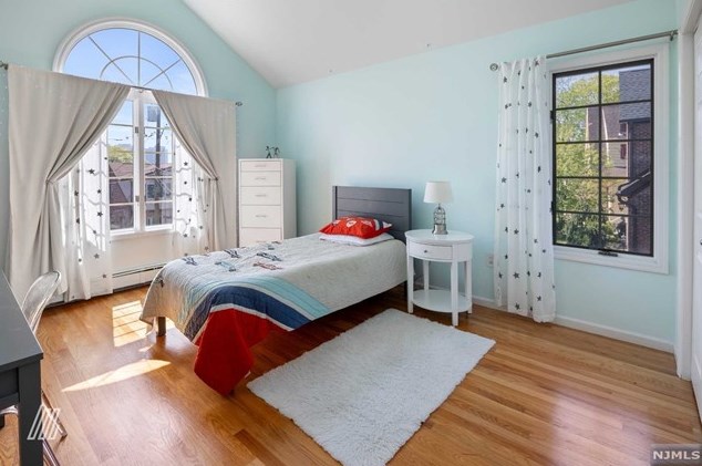 1031 Jassamine Way, West Fort Lee NJ 07024-1524 exterior