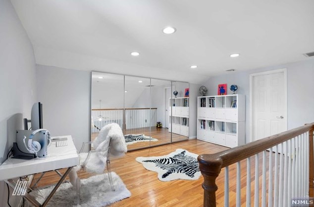 1031 Jassamine Way, West Fort Lee NJ 07024-1524 exterior