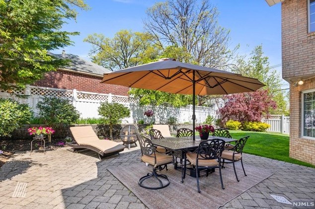 1031 Jassamine Way, West Fort Lee NJ 07024-1524 exterior