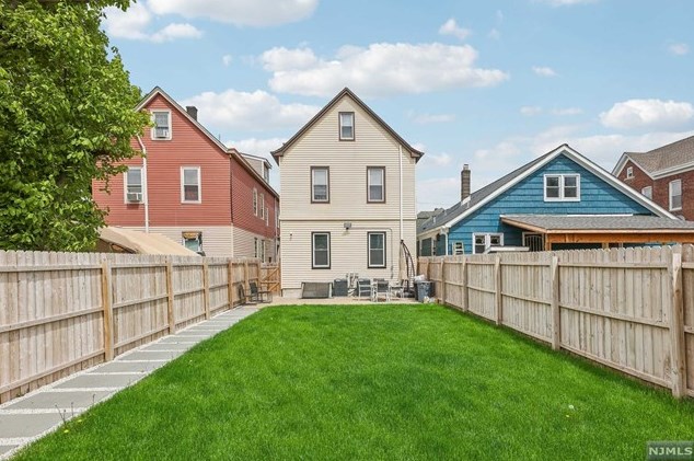 64 Maple St, Outwater NJ  07026-2908 exterior