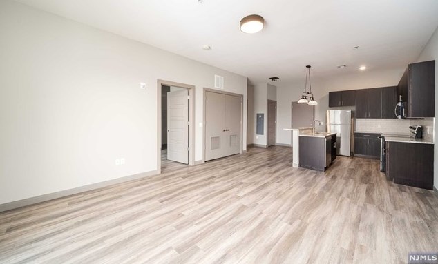 389 Main St #212, Hackensack, NJ 07601