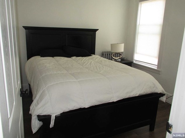 30 Ottawa Ave, Hasbrouck Heights NJ  07604-1409 exterior