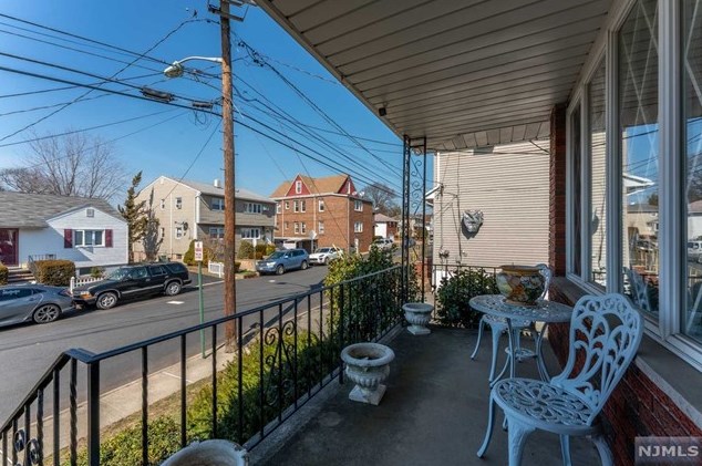41 Mt Pleasant Ave, West Paterson NJ  07424-2734 exterior
