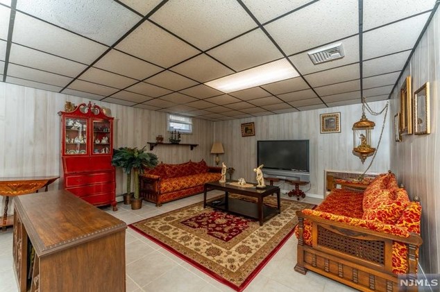 41 Mt Pleasant Ave, West Paterson NJ  07424-2734 exterior