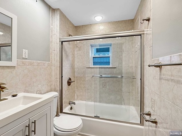 161 St, Union City NJ 07087-5439 exterior