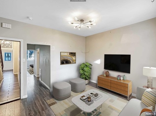 161 St, Union City NJ 07087-5439 exterior