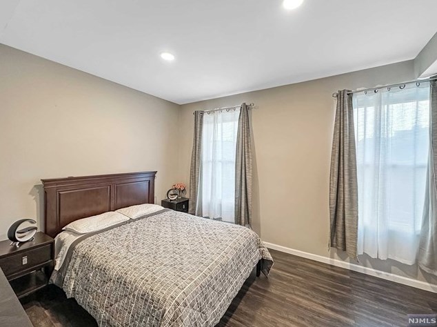 161 St, Union City NJ 07087-5439 exterior