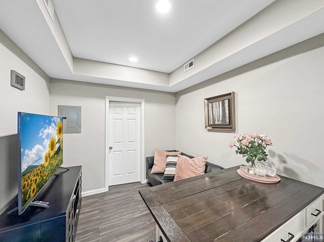 161 St, Union City NJ 07087-5439 exterior