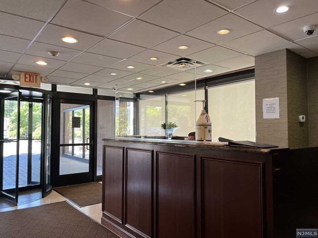 300 Winston Dr #204, Cliffside Park, NJ 07010