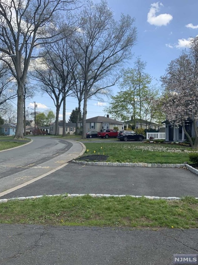 35 Graham Pl, Clifton NJ  07013-1567 exterior