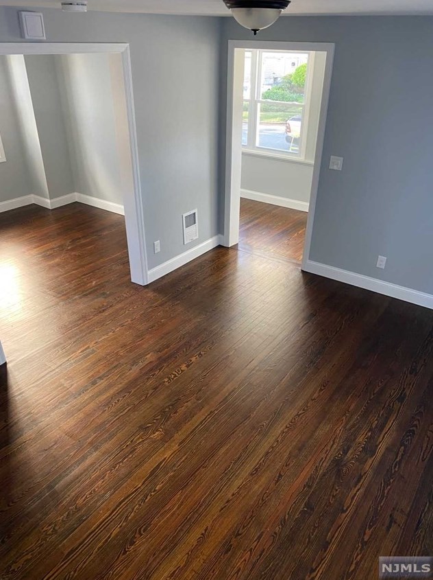 377 Parker Ave, Hackensack NJ  07601-1831 exterior